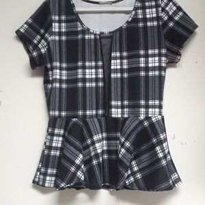 Plaid feminine shirt